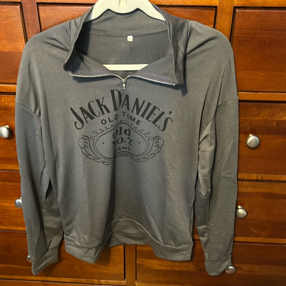 Jack Daniel’s size small grey nightwear 1/4 zip